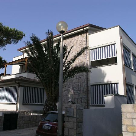 Residence Il Cardellino San Vincenzo Eksteriør billede